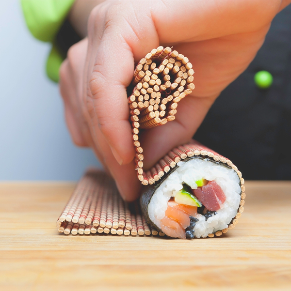 Rope Trix Hand rolling sushi with bamboo mat